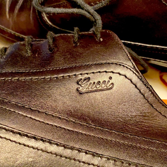 Men’s Gucci lace up wing tip dress shoes